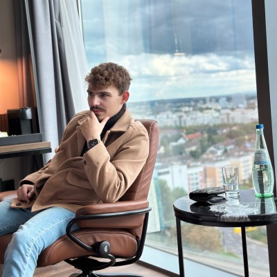 Bastian F